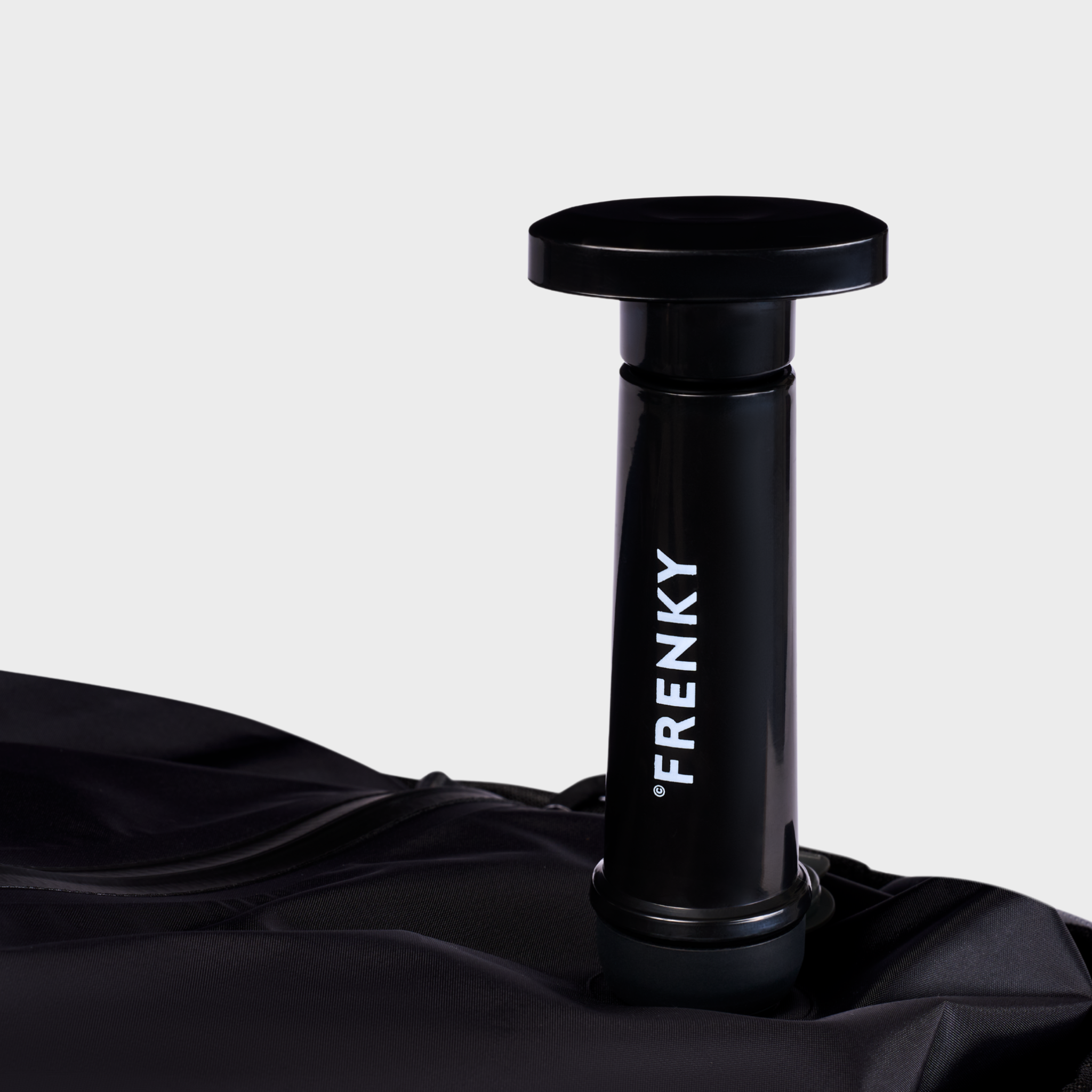 FRENKY Underseat Trolley: Gratis bij o.a. Transavia & Ryanair (40x30x20)